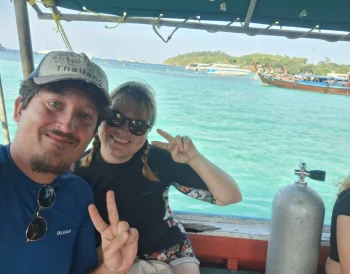 bâteau plongeé en mer