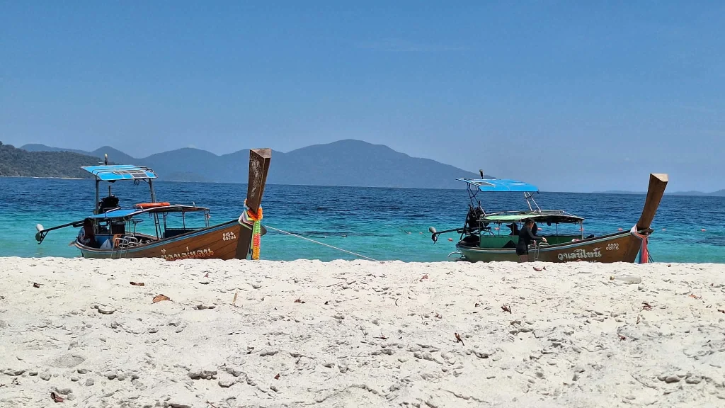 long tail boat thailande