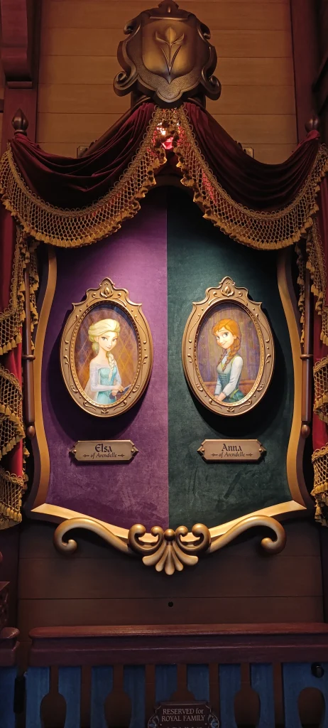 Anna et Elsa portrain restaurant World of Frozen